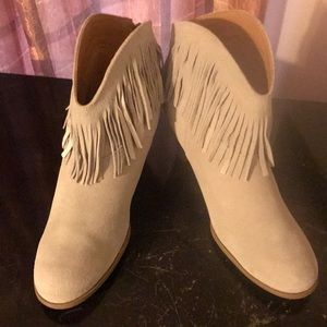 Women Ankle Boots w/ Fringes
